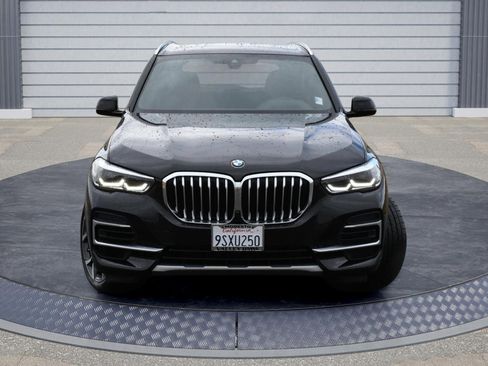 Used 2022 BMW X5 xDrive40i w/ Premium Package image 2