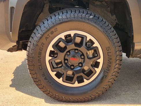 Used 2024 Toyota Tacoma TRD Off-Road AWD/4WD image 8