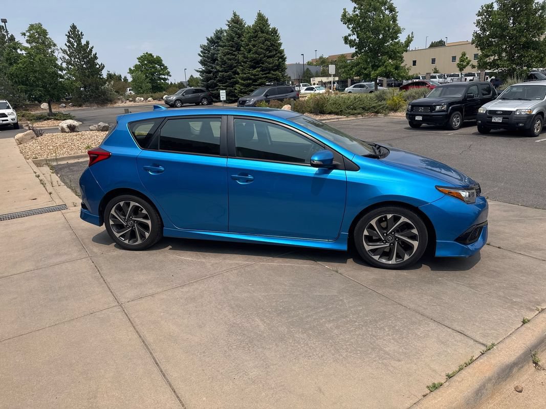 Used 2018 Toyota Corolla iM w/ All-Weather Mat Package FWD image 5