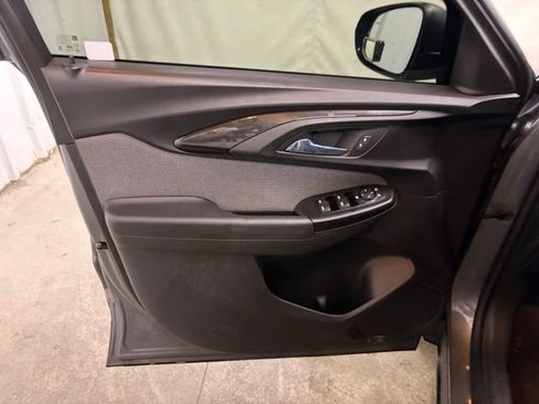 Used 2021 Chevrolet TrailBlazer LS FWD image 22