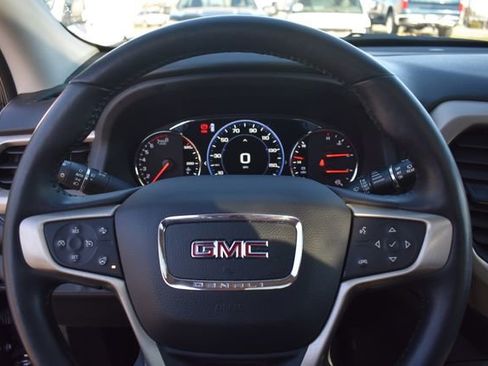 Used 2022 GMC Acadia Denali w/ Denali Technology Package image 33