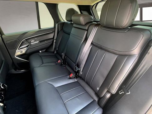 New 2025 Land Rover Range Rover SE image 10