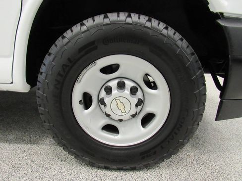 Used 2021 Chevrolet Express 2500 w/ Driver Convenience Package image 13