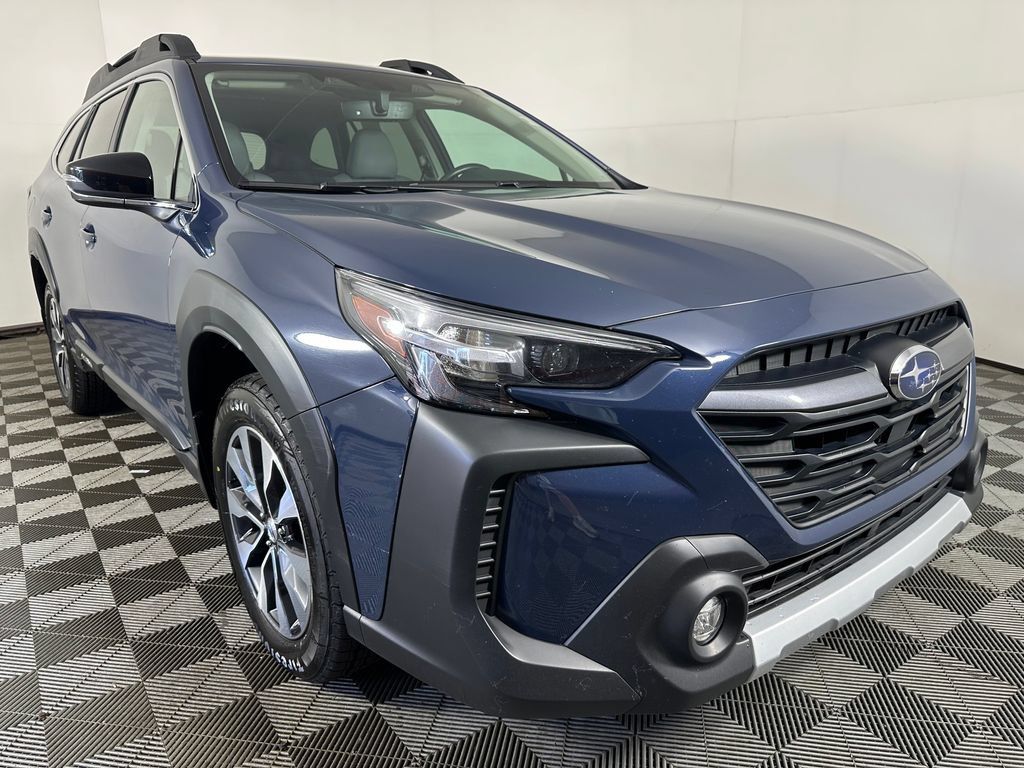 Used 2025 Subaru Outback Limited AWD/4WD image 7
