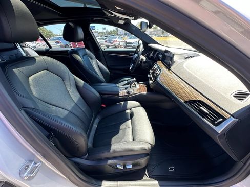 Used 2018 BMW 530i xDrive AWD/4WD image 13