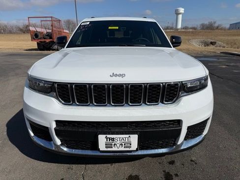 New 2026 Jeep Grand Cherokee L Laredo image 2