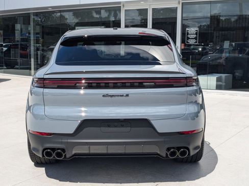 New 2025 Porsche Cayenne S AWD/4WD image 10