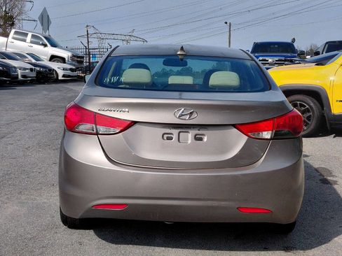 Used 2013 Hyundai Elantra GLS w/ Preferred Pkg image 7
