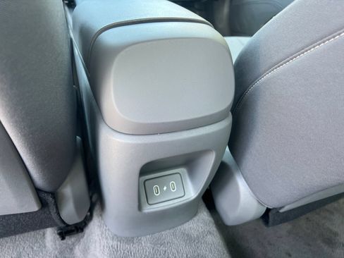 Used 2025 Hyundai Elantra Sport FWD image 22