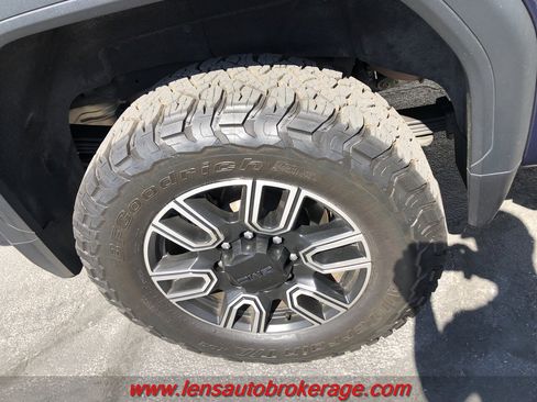 Used 2020 GMC Sierra 2500 AT4 w/ AT4 Premium Package AWD/4WD image 29