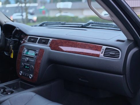 Used 2011 Chevrolet Silverado 3500 LTZ image 81