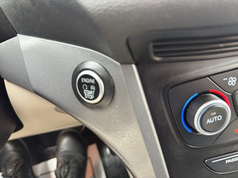 Used 2019 Ford Escape SE AWD/4WD image 17