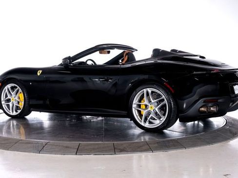 Certified 2024 Ferrari Roma Spider image 7
