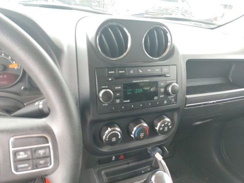 Used 2016 Jeep Patriot Sport w/ Power Value Group image 8