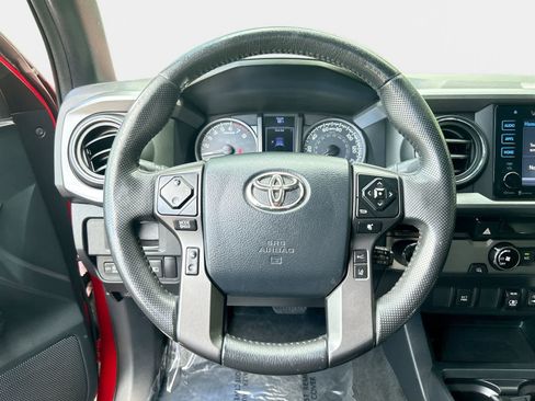 Used 2018 Toyota Tacoma TRD Off-Road RWD image 16