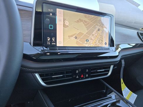 Used 2025 Volkswagen Atlas SEL image 12