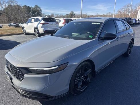 Used 2023 Honda Accord Sport image 3