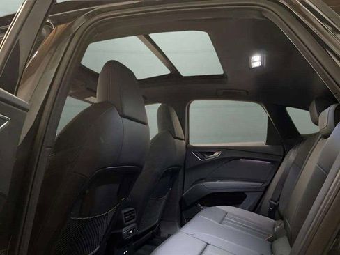 Used 2024 Audi Q4 e-tron Premium Plus w/ Premium Plus image 28