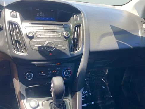 Used 2017 Ford Focus SE FWD image 13