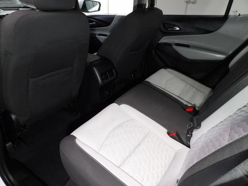 Used 2019 Chevrolet Equinox LT FWD image 9