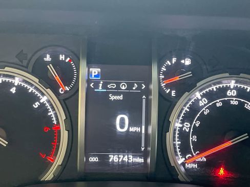 Certified 2021 Toyota 4Runner TRD Off-Road Premium AWD/4WD image 15