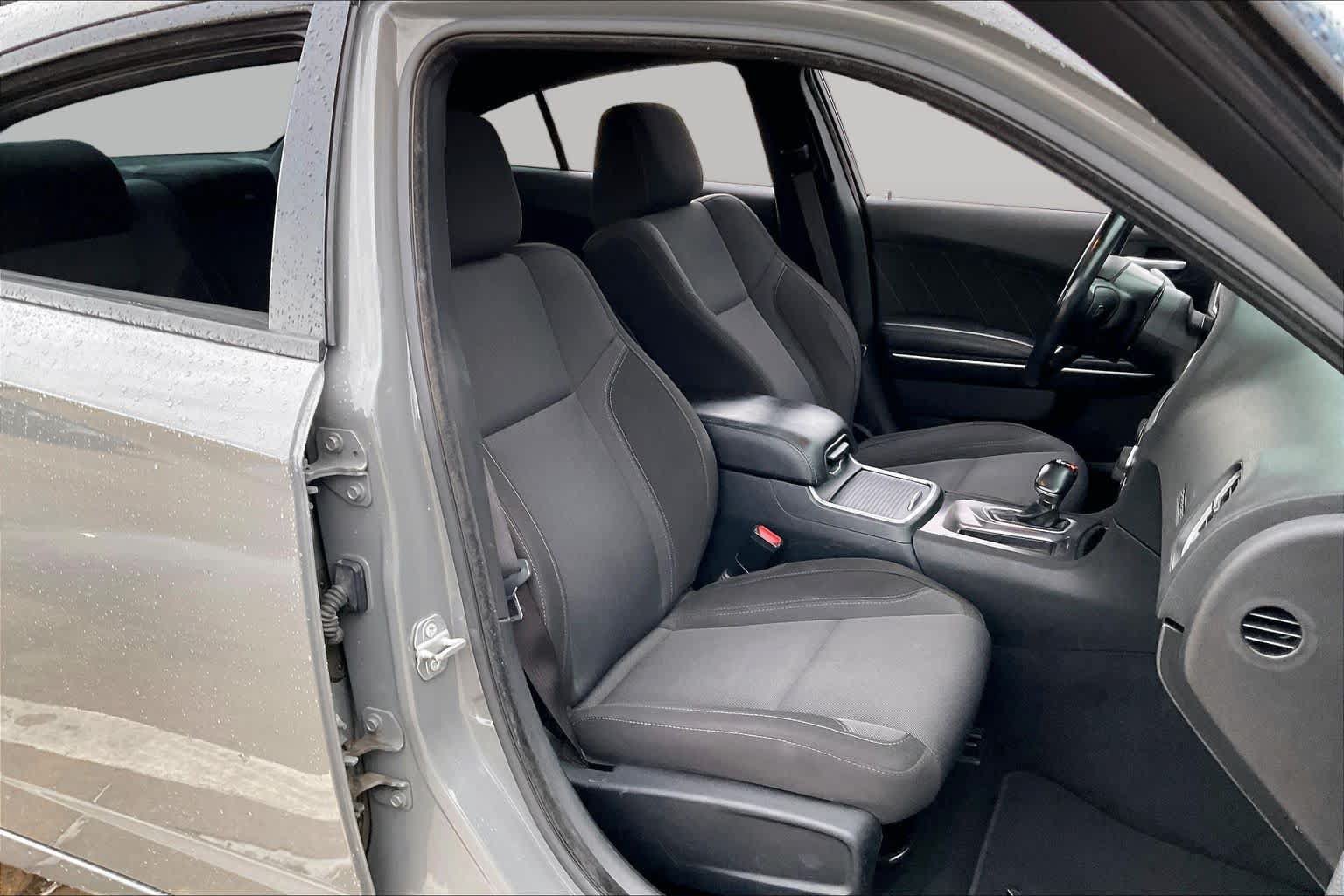 Used 2019 Dodge Charger SXT RWD image 8