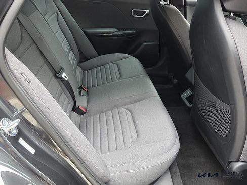 Certified 2025 Kia K4 EX image 17