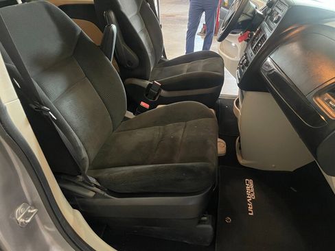 Used 2015 Dodge Grand Caravan SE w/ Quick Order Package 29E SE image 15