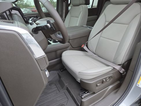 New 2026 GMC Yukon XL Elevation w/ Elevation Premium Package AWD/4WD image 34