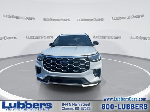 Used 2025 Ford Explorer Platinum w/ LUX Leather Package AWD/4WD image 3