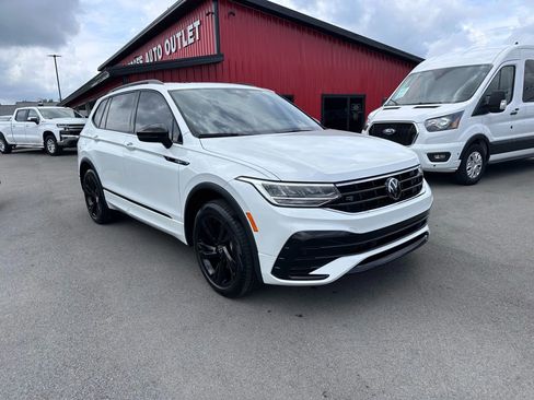 Used 2024 Volkswagen Tiguan SE R-Line image 1