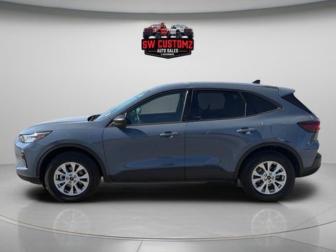 Used 2025 Ford Escape Active w/ Cold Weather Package image 4