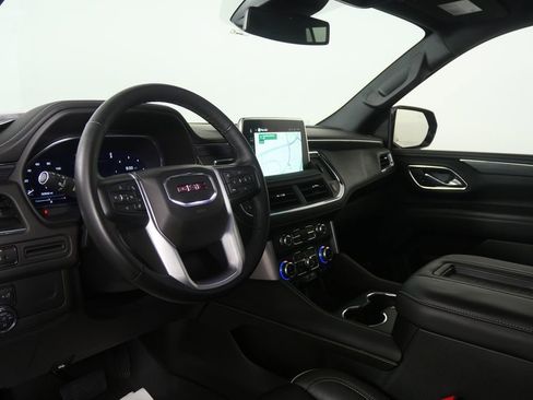 Used 2023 GMC Yukon SLT w/ SLT Premium Package image 12
