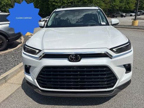 Used 2025 Toyota Grand Highlander AWD image 3
