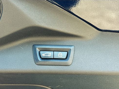 Used 2020 BMW X7 M50i image 14