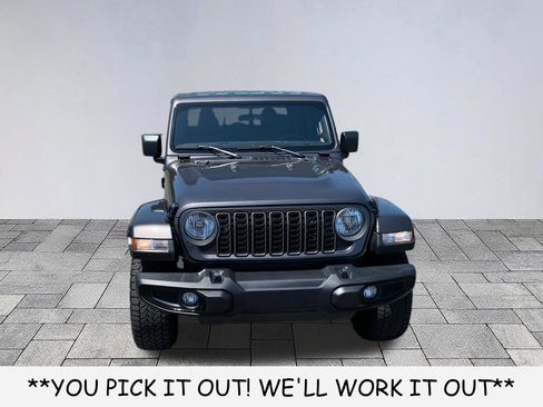 Used 2025 Jeep Gladiator Sport AWD/4WD image 2