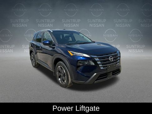 Used 2025 Nissan Rogue SV w/ SV Premium Package FWD image 10