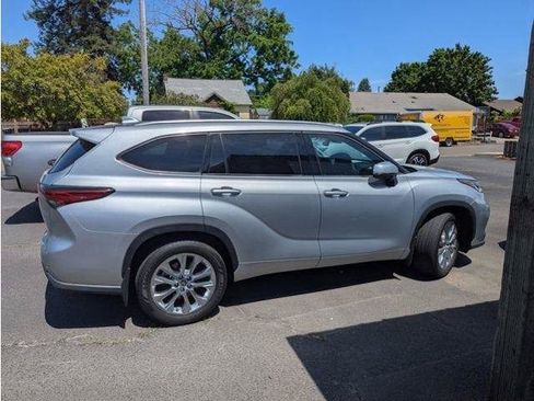 Used 2023 Toyota Highlander Limited AWD/4WD image 54