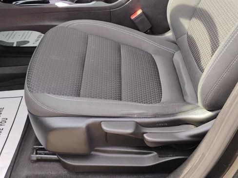 Used 2023 Chevrolet Bolt EUV LT FWD image 16