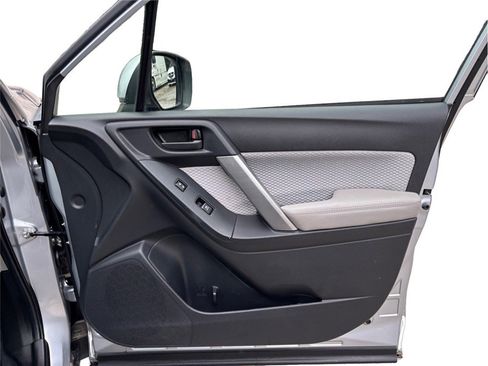 Used 2018 Subaru Forester 2.5i Premium image 37