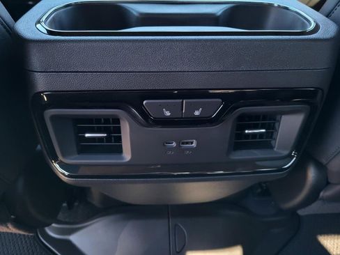 New 2026 GMC Sierra 1500 AT4 w/ AT4 Premium Package AWD/4WD image 11
