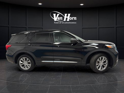 Used 2023 Ford Explorer XLT w/ Equipment Group 202A AWD/4WD image 8