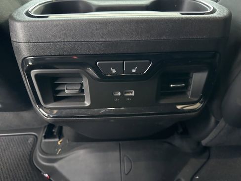 Used 2024 GMC Sierra 2500 AT4X AWD/4WD image 34