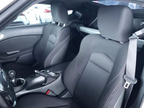Used 2019 Nissan 370Z Coupe RWD image 14