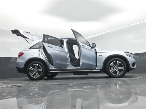 Used 2018 Mercedes-Benz GLC 350e 4MATIC image 77