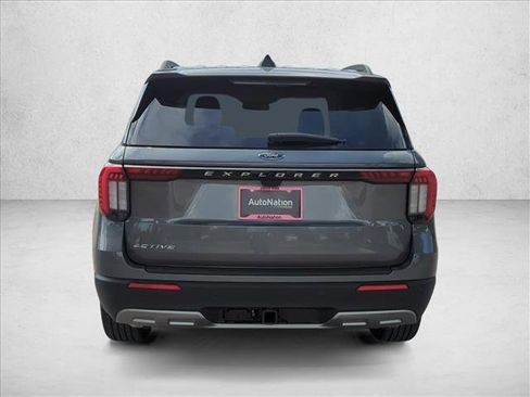 New 2026 Ford Explorer Active w/ Active Comfort Package image 8