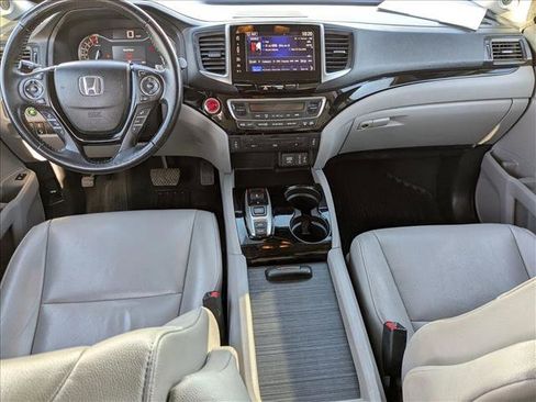 Used 2017 Honda Pilot Touring image 18