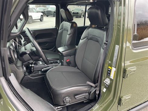 Used 2023 Jeep Gladiator Sport S image 3