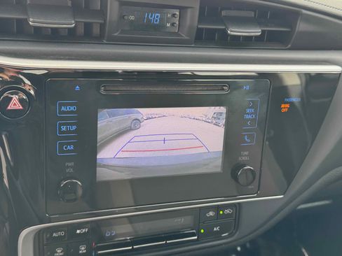 Used 2018 Toyota Corolla LE image 20