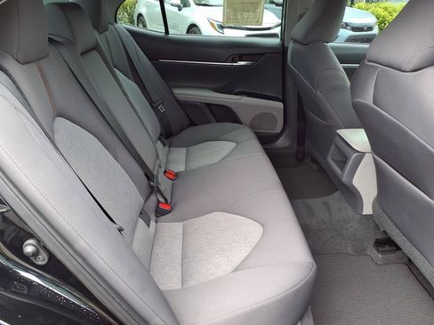 Used 2020 Toyota Camry LE FWD image 15